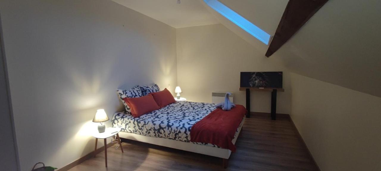Au Pied Du Chateau 2 Bellegarde-du-Loiret Szoba fotó